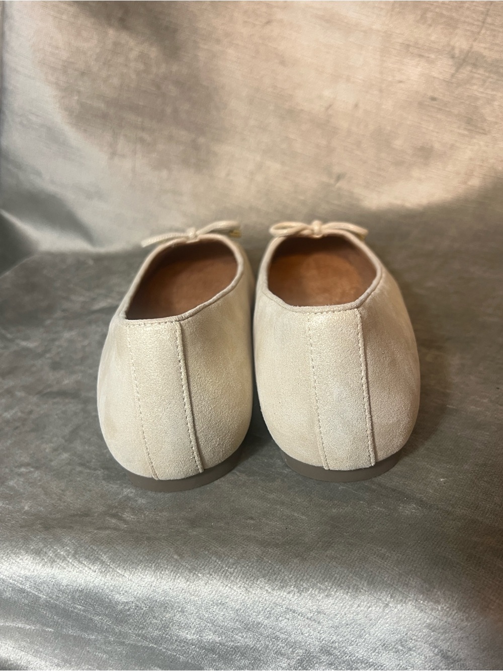 Vionic Klara Gold Shimmer Flat Shoes w/Extra Insoles. Size 9W - Picture 4 of 11